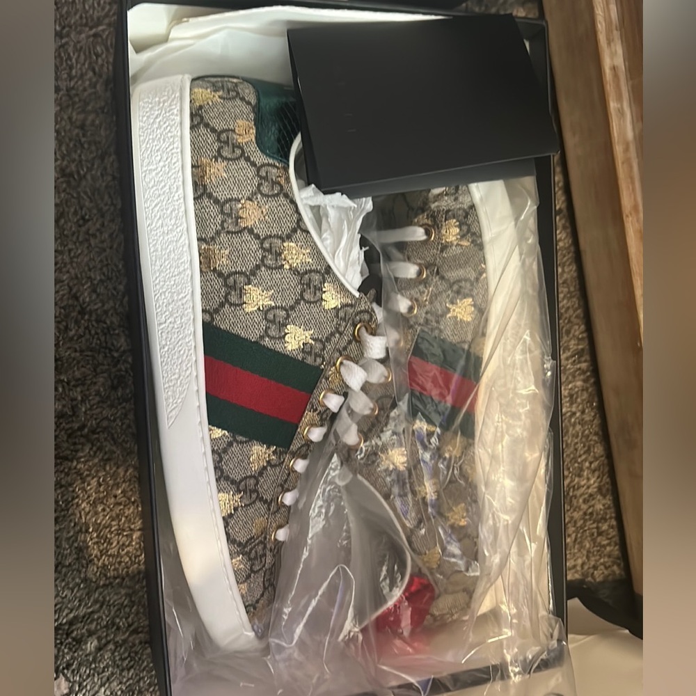 Brand new never worn Gucci shoes
